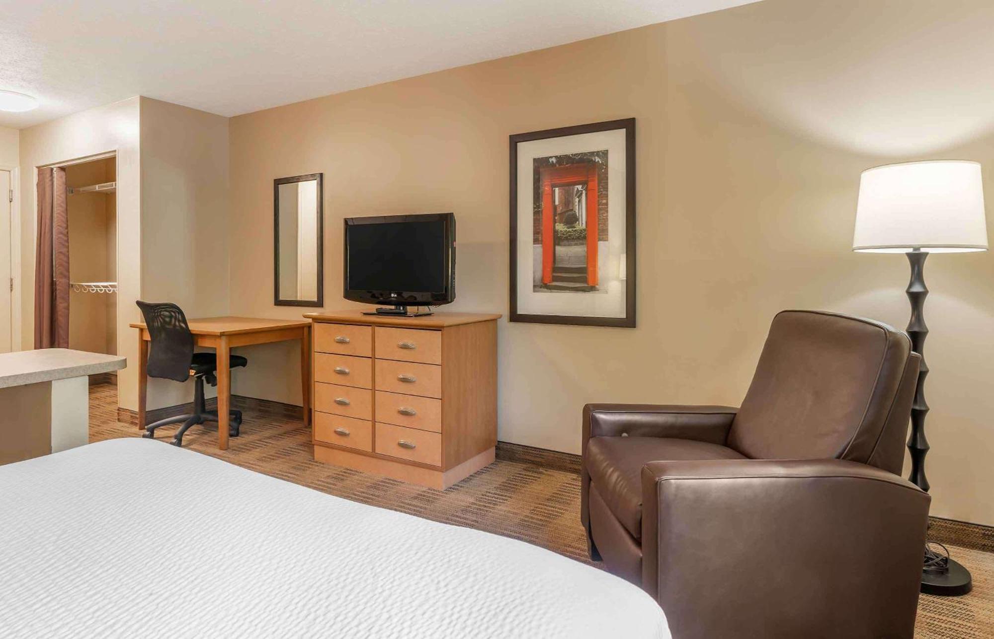 Extended Stay America Select Suites - St Louis - Westport - Craig Road Мериленд Хайтс Екстериор снимка