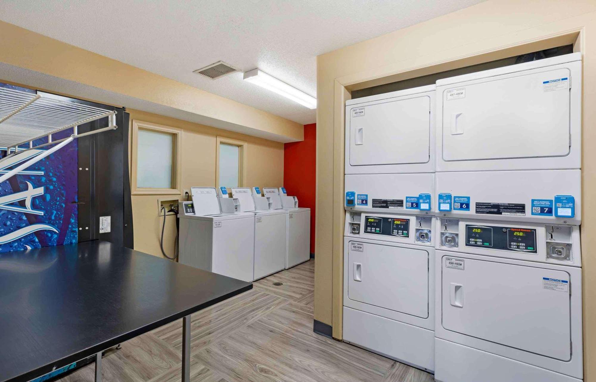 Extended Stay America Select Suites - St Louis - Westport - Craig Road Мериленд Хайтс Екстериор снимка
