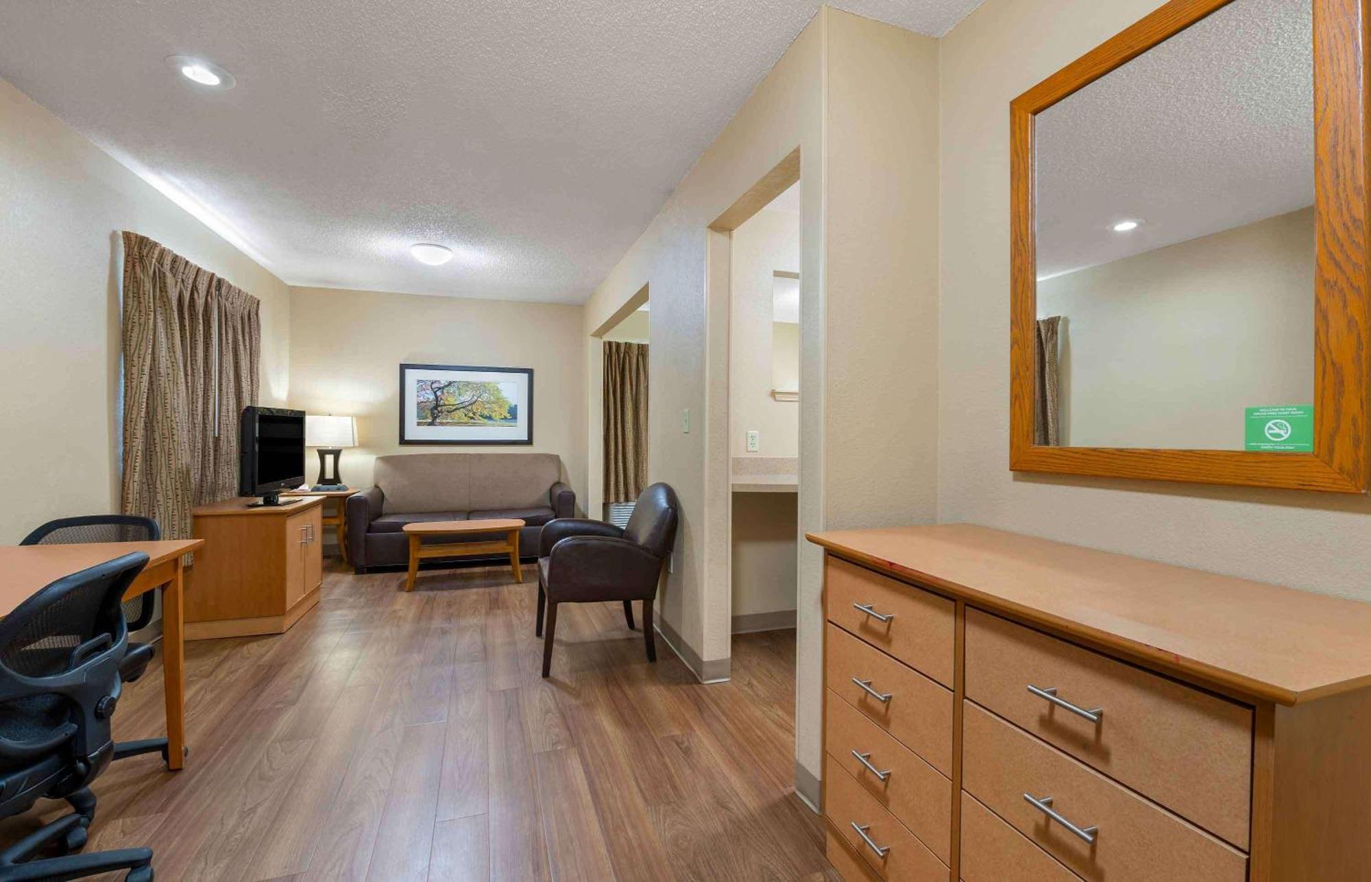 Extended Stay America Select Suites - St Louis - Westport - Craig Road Мериленд Хайтс Екстериор снимка